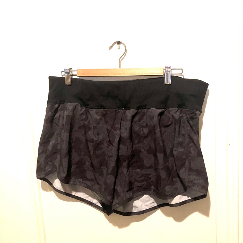 Zella grey camo workout shorts - SZ XL
